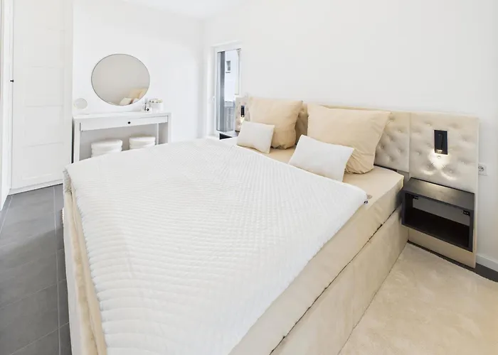 Semesterbostad Loft And Living Private Am Mit Sauna Und Whirlpool Braunsbedra